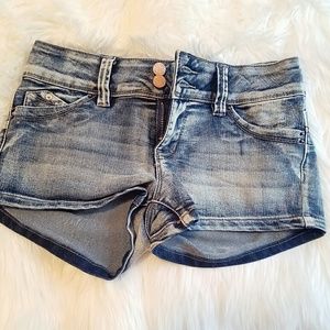 NWOT WannaBettaButt Jean Shorts